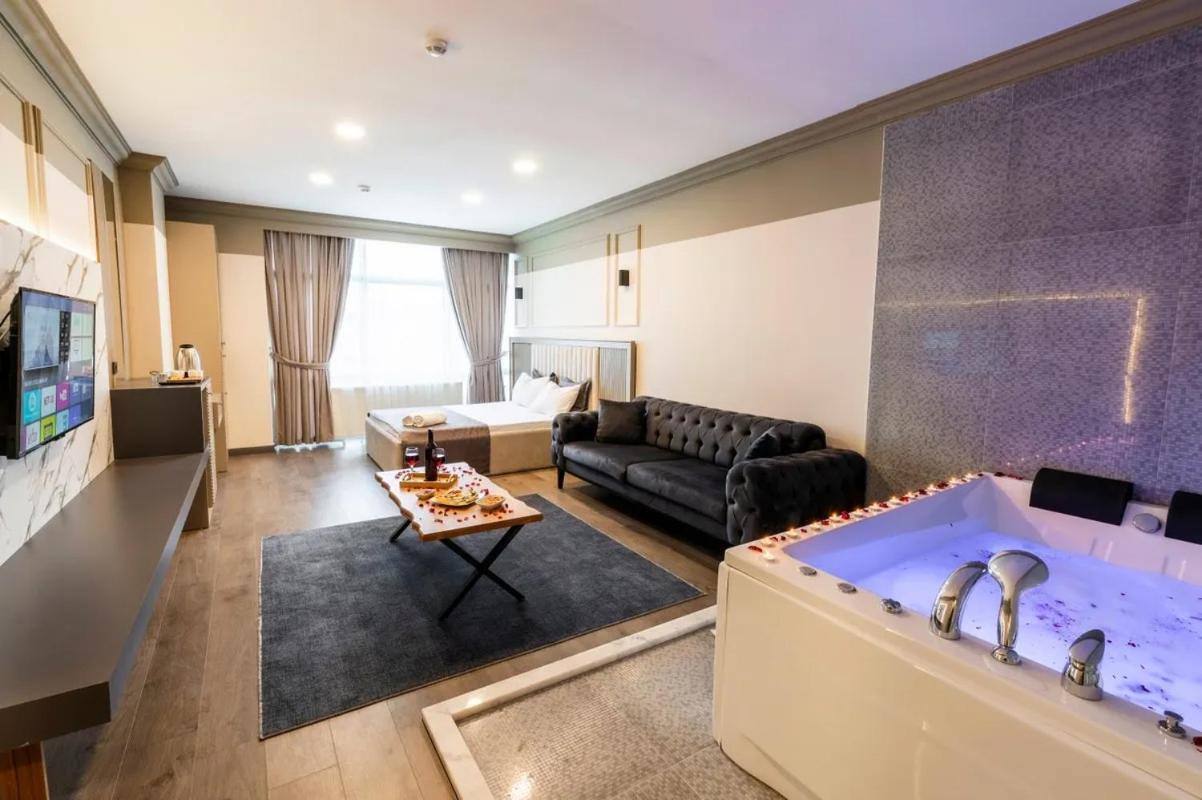 Royal Luxury Hotels Suites Istanbul Exterior photo